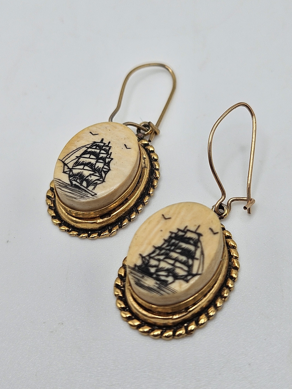VINTAGE Scrimshaw Engraved Tall Ship Boat Sea Gold Tone Hook Dangle Earrings